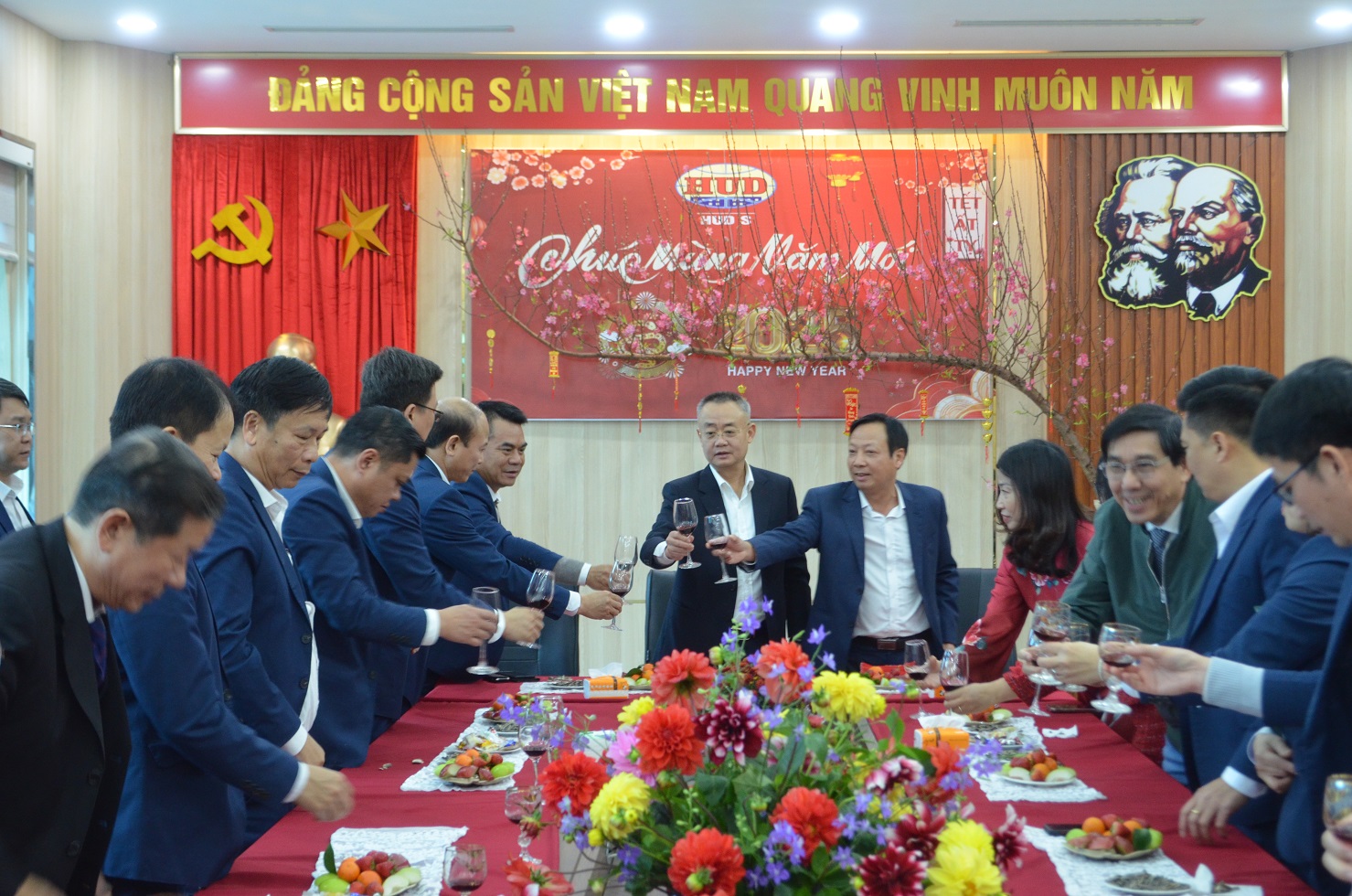 Công ty TNHH một thành viên Dịch vụ nhà ở và khu đô thị tổ chức gặp mặt đầu xuân Ất Tỵ 2025.