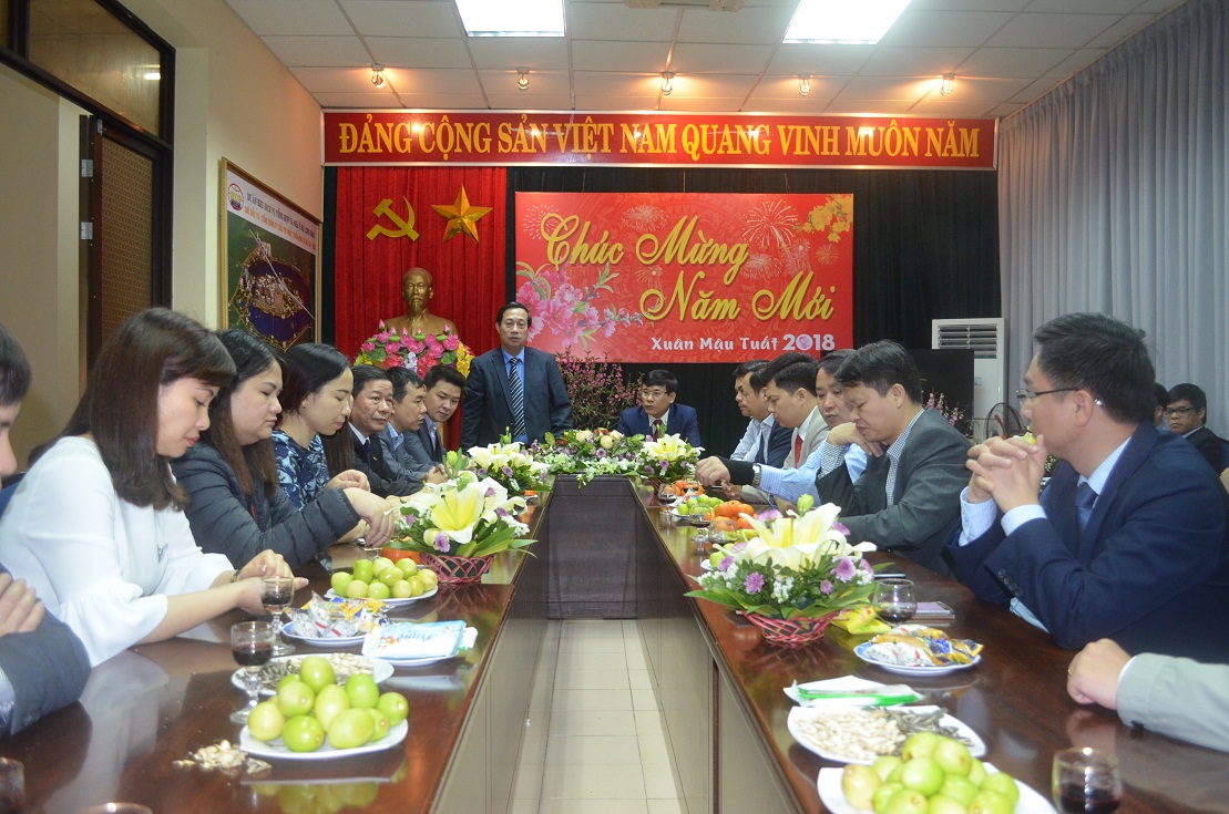 Ảnh khai xuân và đi lễ chùa đầu năm Mậu Tuất 2018